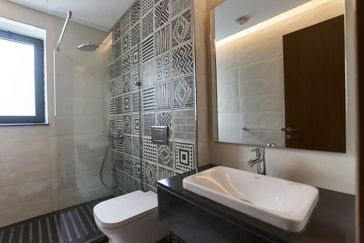 Saoirse, 3BDR+pool Lake View by Kennah — Apartment in LakeView Res., El-Nasr St., New Cairo 1, Cairo Governorate, Egypt — photo 20