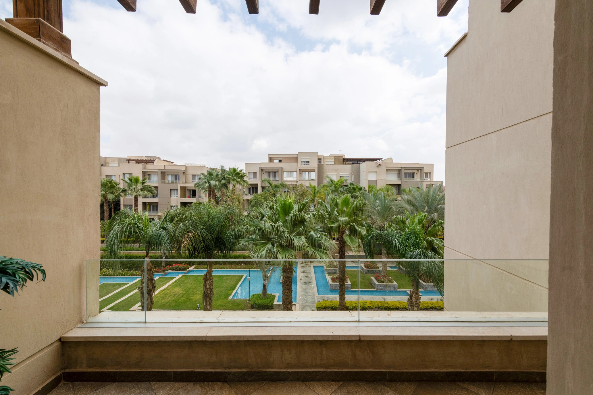 Cozy 2BDR Duplex Apartment | Park View 1