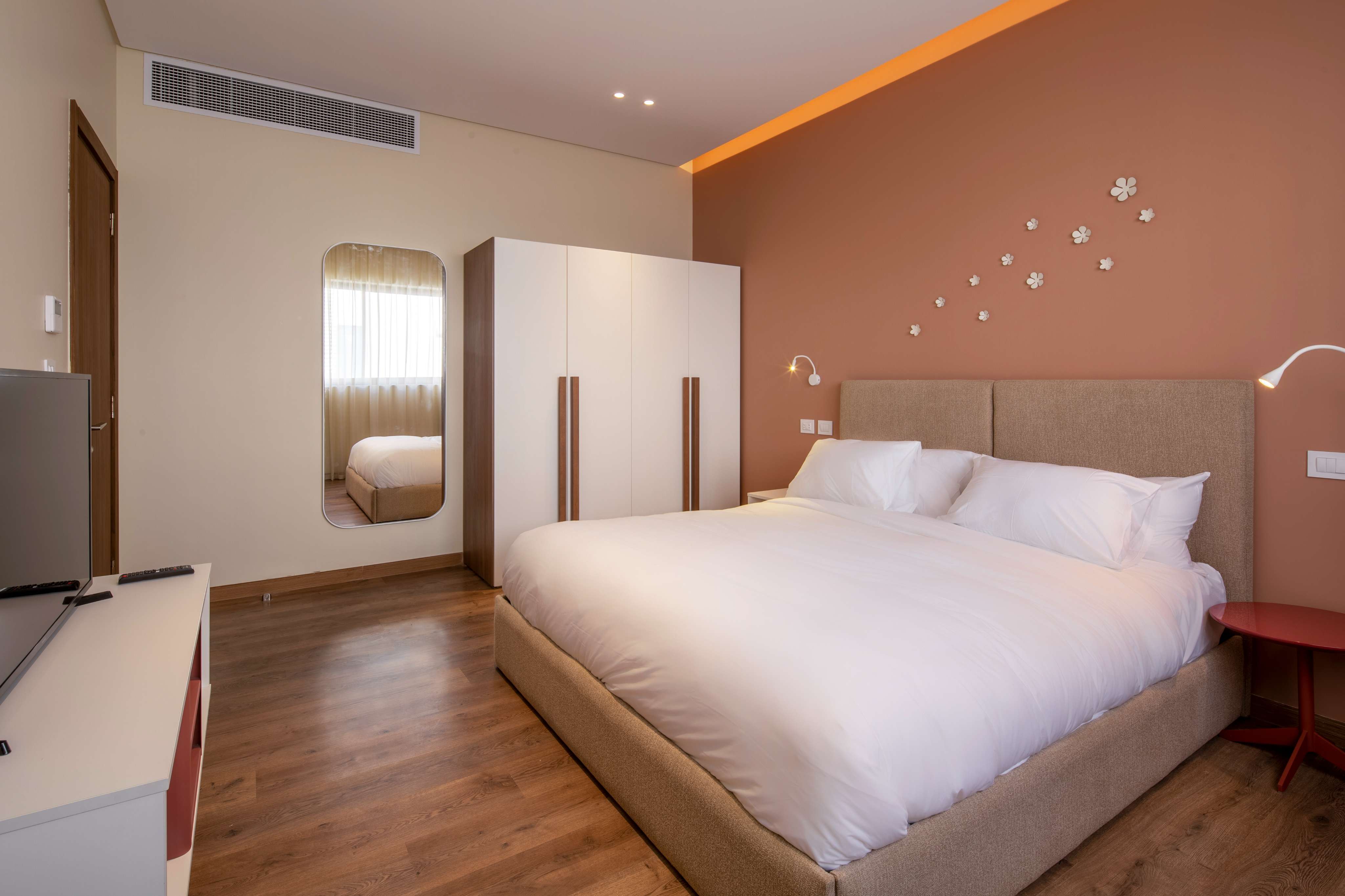 Sakura LakeView, 4BDR + pool by Kennah — Apartment in LakeView Res., El-Nasr St., New Cairo 1, Cairo Governorate, Egypt — photo 10